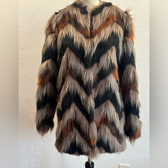 Amuse Society Faux Fur Chevron Jacket – Size XS - Picture 3 of 14